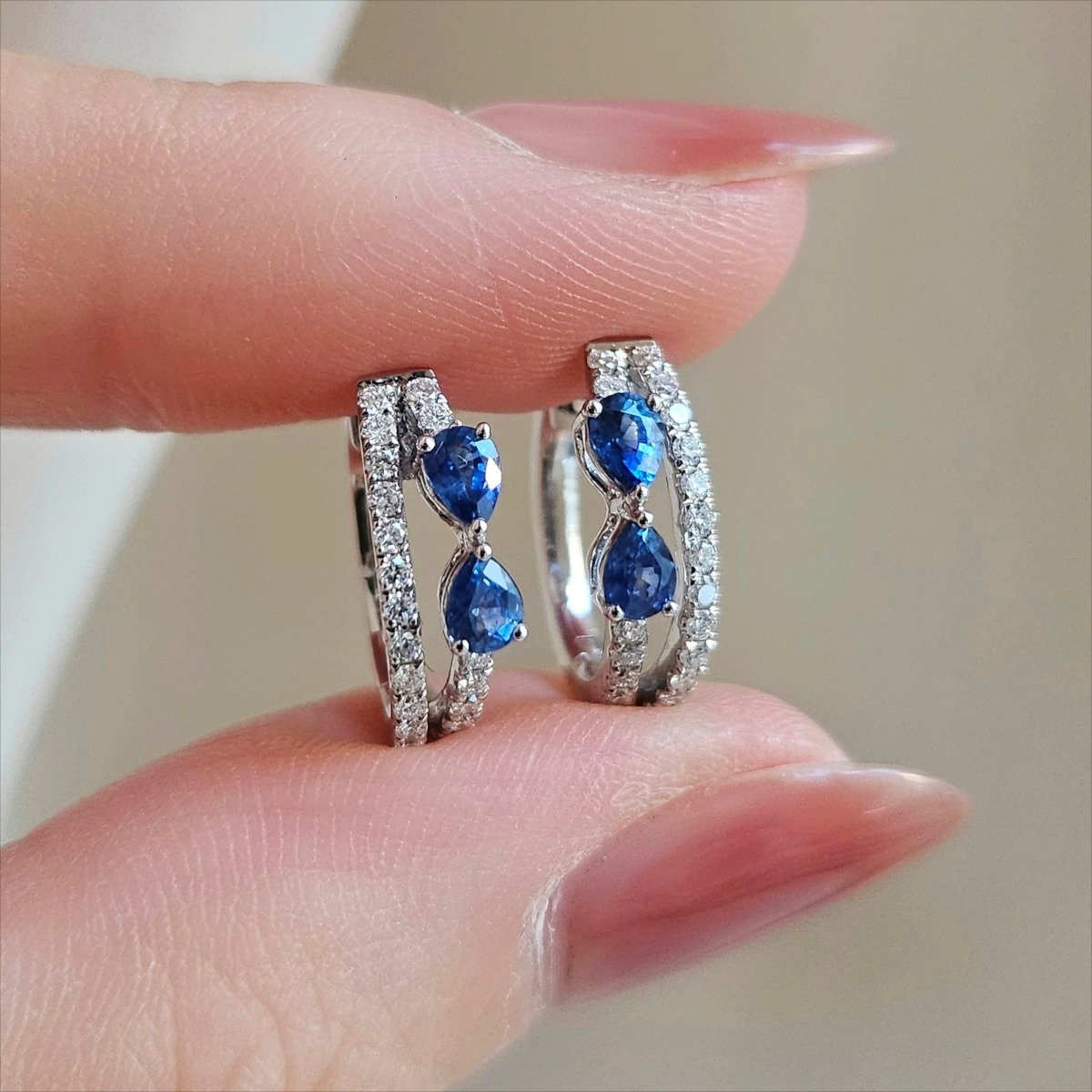 Light Luxury Double-Rail Curved Earrings with Teardrop Synthetic Zirconia